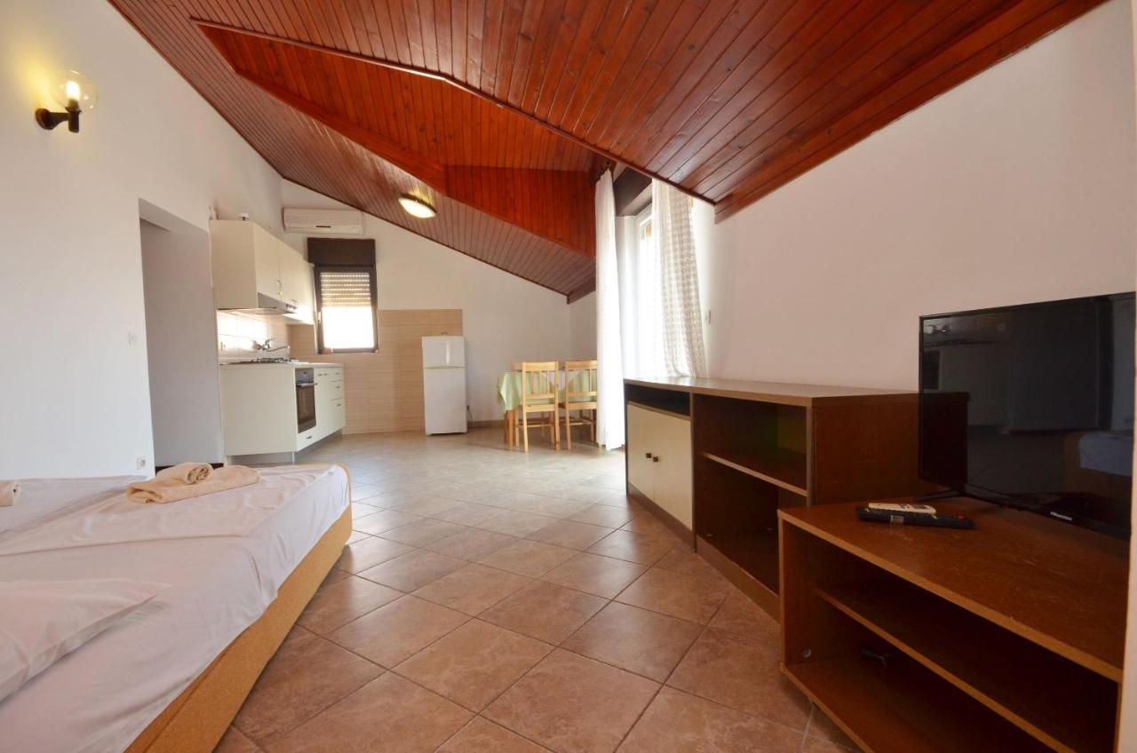 Apartment And Rooms Mrkovic Vodice Ngoại thất bức ảnh