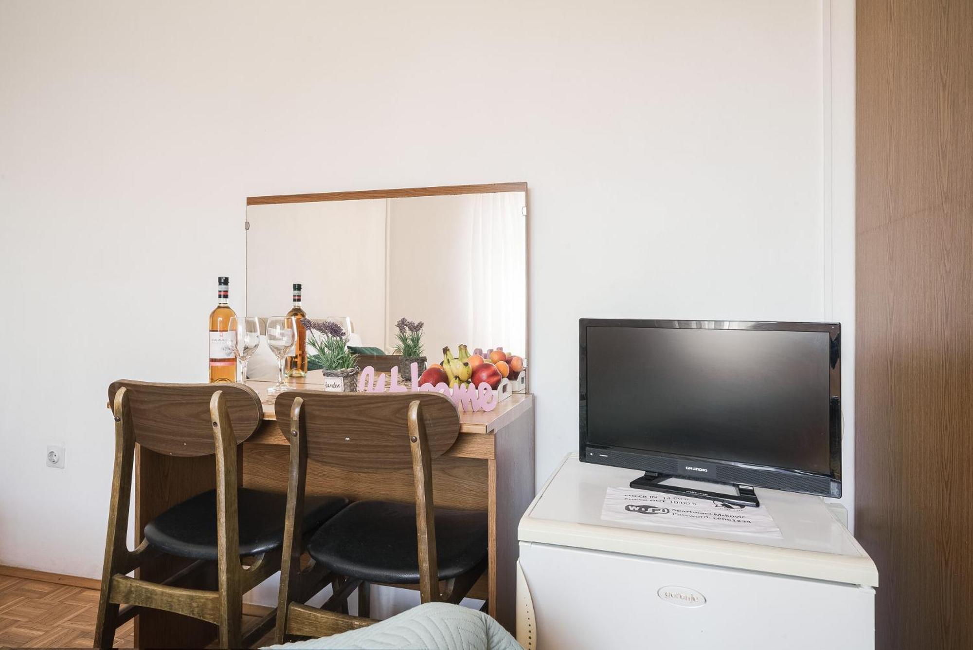 Apartment And Rooms Mrkovic Vodice Ngoại thất bức ảnh