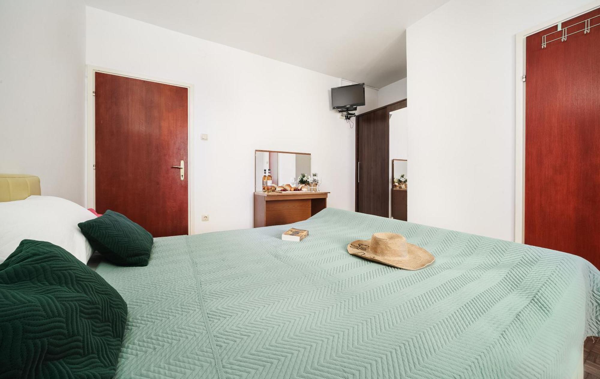 Apartment And Rooms Mrkovic Vodice Ngoại thất bức ảnh