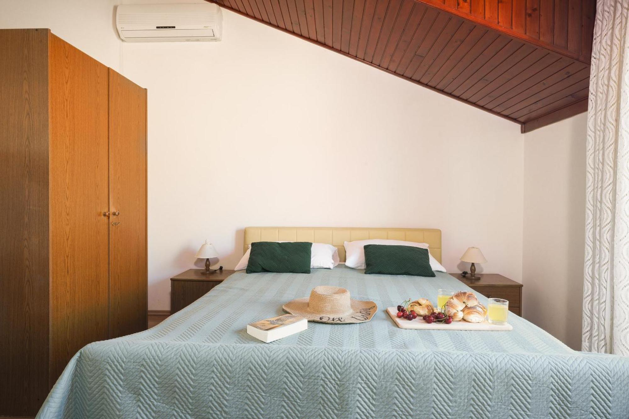 Apartment And Rooms Mrkovic Vodice Ngoại thất bức ảnh