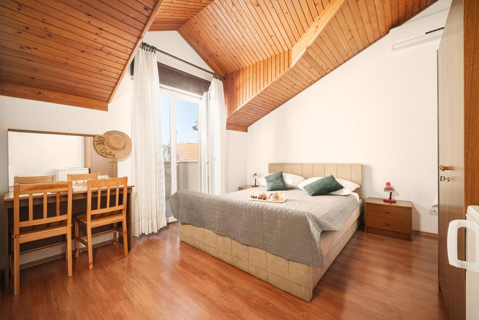Apartment And Rooms Mrkovic Vodice Ngoại thất bức ảnh